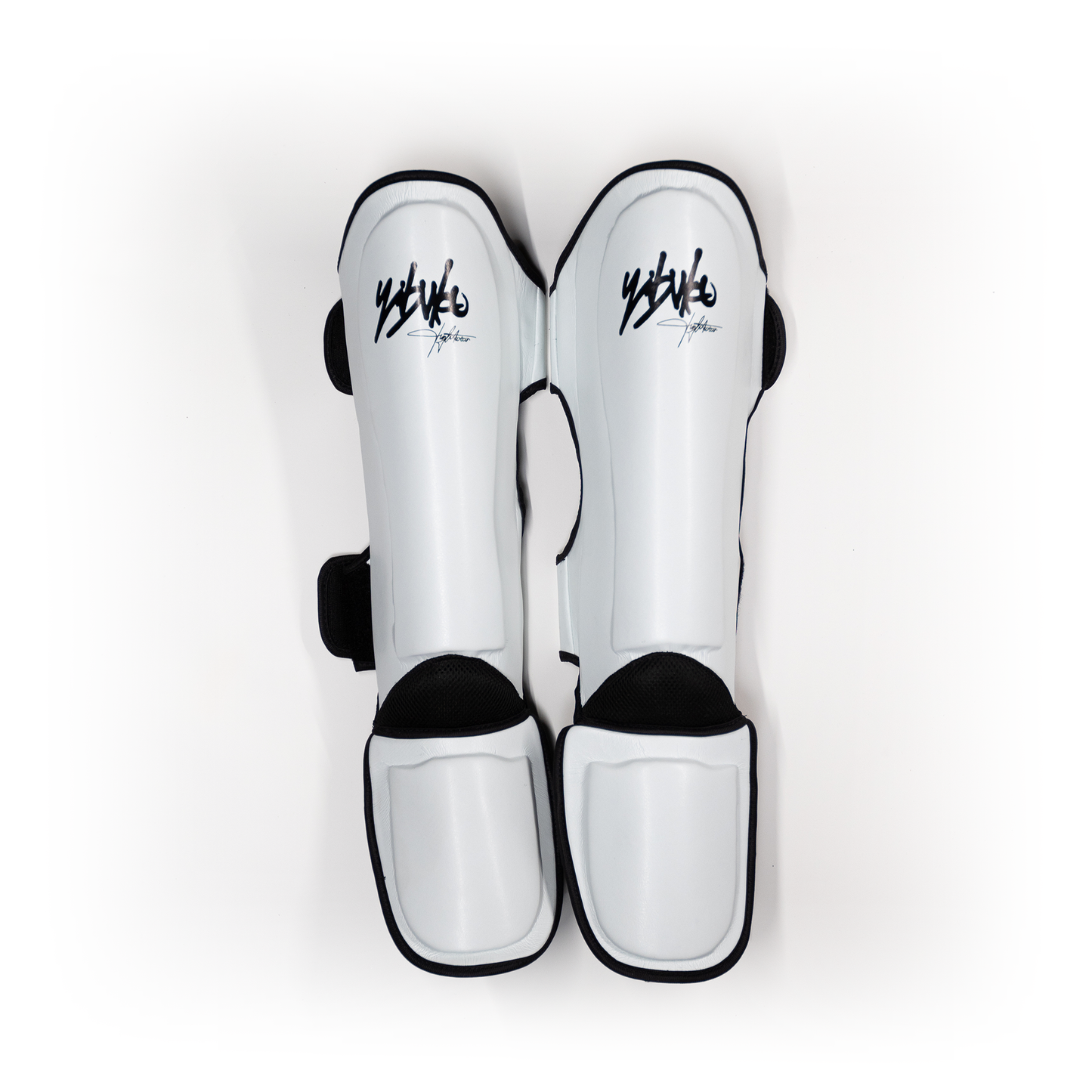 YIBUKO SHINGUARDS - white